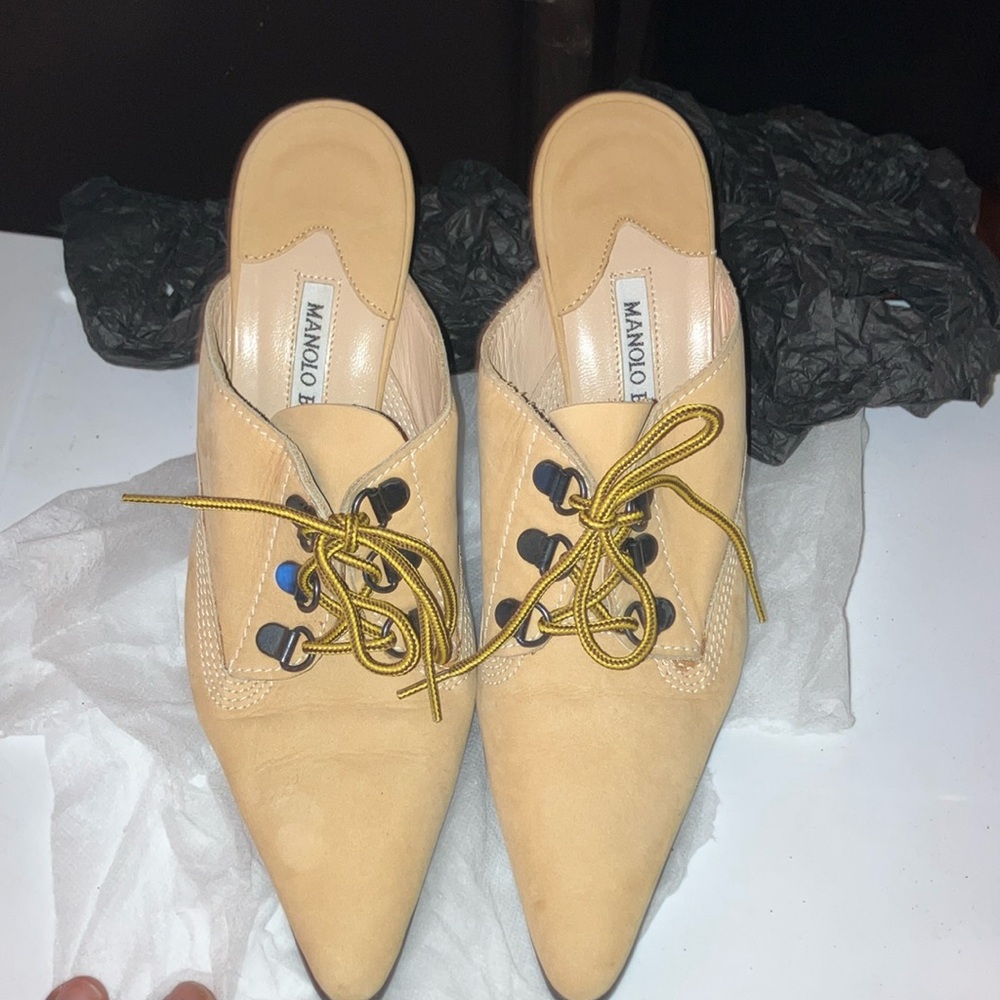 Manolo Blahnik Tan Lace-Up Heeled Boots